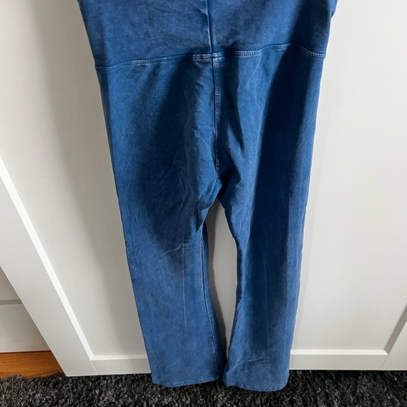 T Party Flare Yoga pants New without tags - Picture 5 of 10